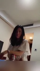 这奶子简直是艺术品，当我射在奶子上的时候差点没有爽死我！